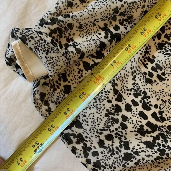 H&M, dress, sleeveless, open neck, button down, midi, ruffle front, tie waist - Picture 10 of 12